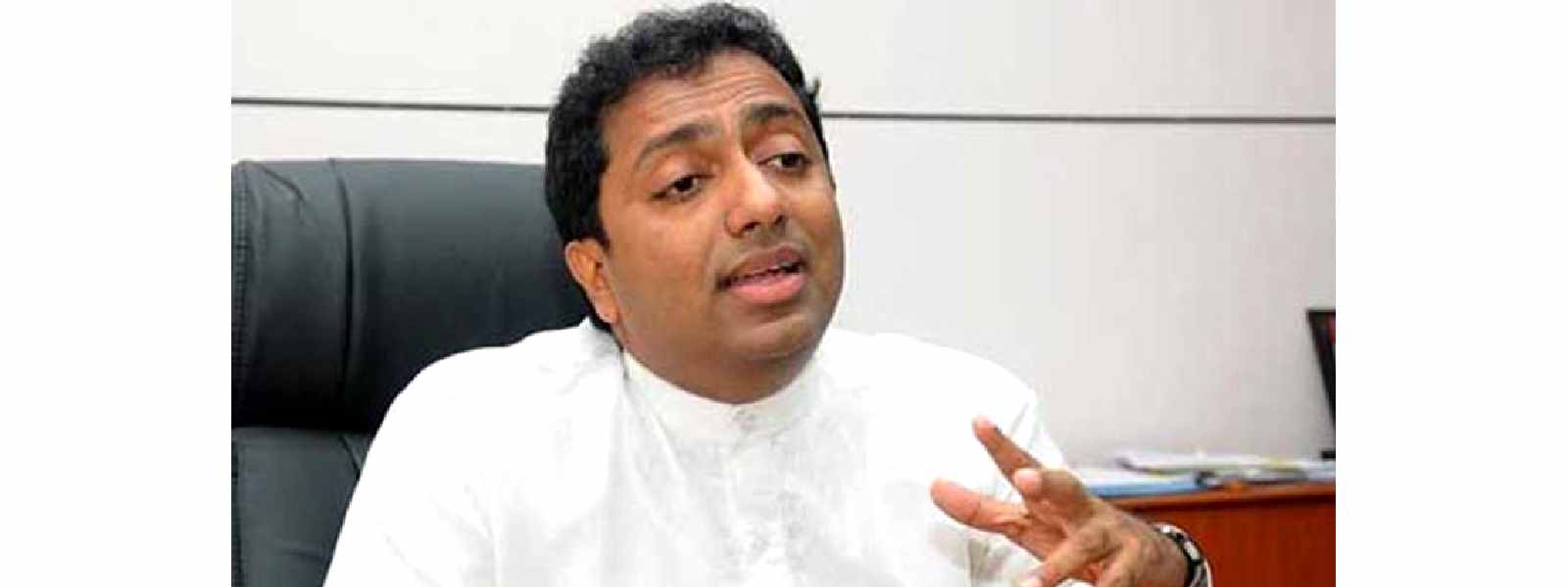හිටපු ඇමති අකිල විරාජ් අල්ලස් කොමිසම හමුවට